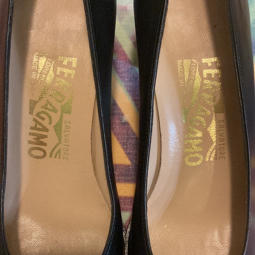 Salvatore Ferragamo Black Leather Heeled Pumps with Signature Gancini Detail - Picture 3 of 13